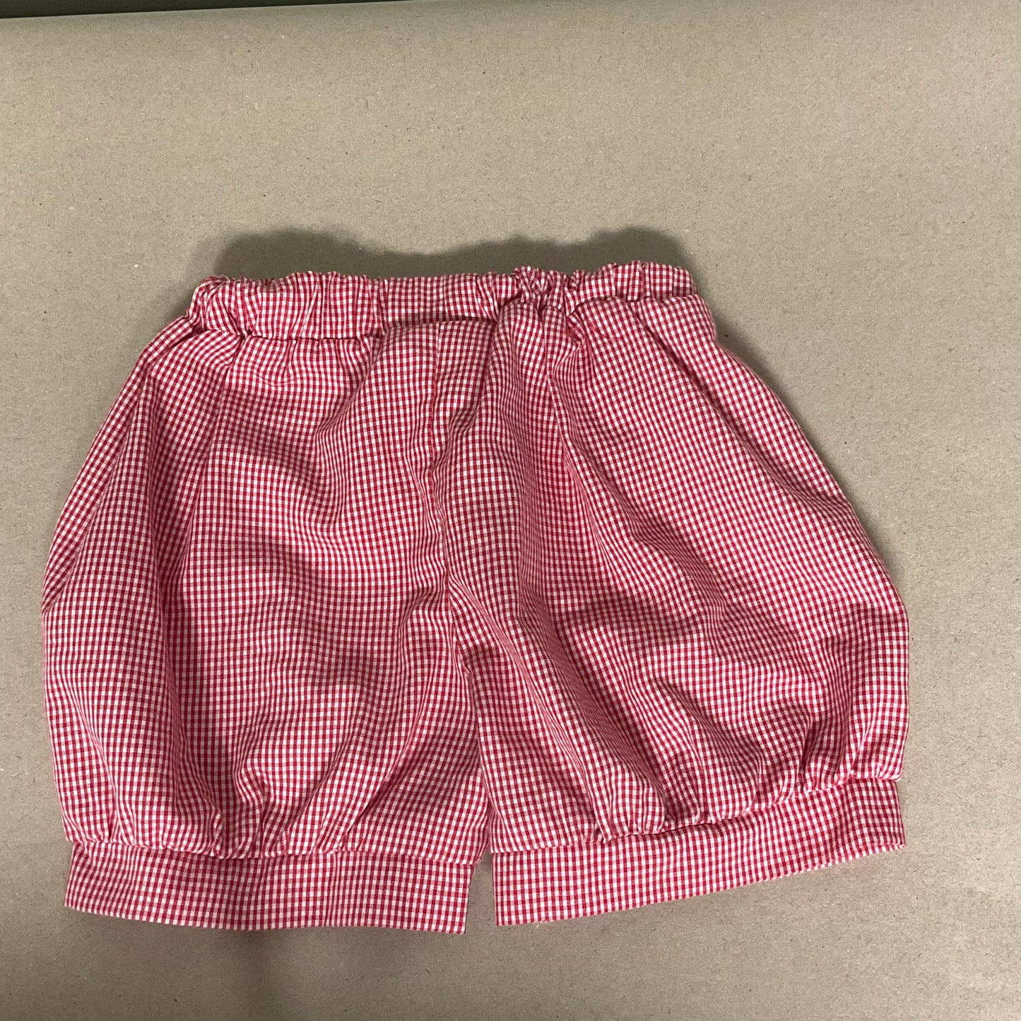 Red/white gingham bubble shorts